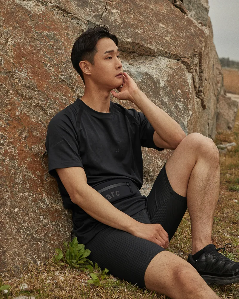 DEFAULT BLACK CENTER Image 1